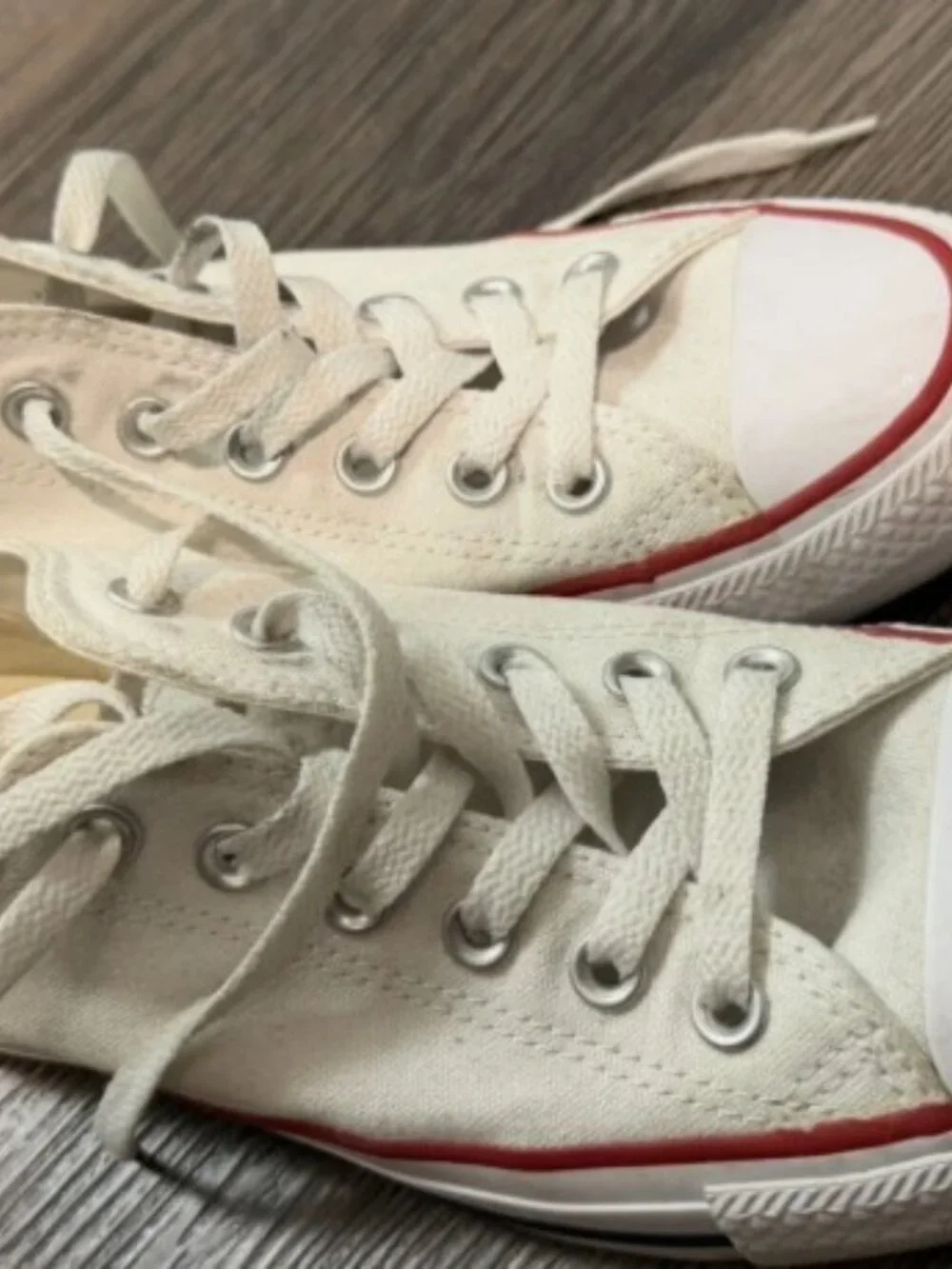 Converse Chuck Taylor All Star low Top White – Men’s Size 6 M women’s 8